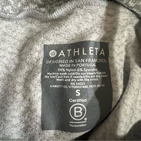 Athleta Flurry Peak Turtleneck - Grey Textured Seamless - Small - Picture 4 of 11